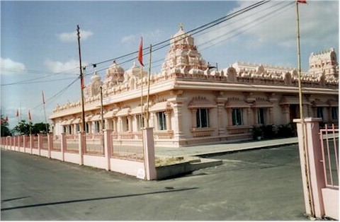 dattatreya mandir.jpg (41836 bytes)