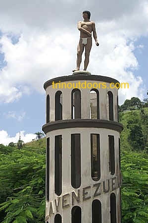 san juan amerindian statue compressed.jpg (63754 bytes)