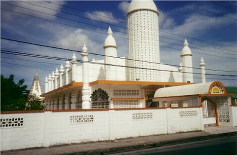 st james mandir.jpg (41291 bytes)